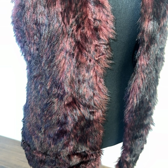 Ms Jane Faux Fur Vest - Picture 5 of 8